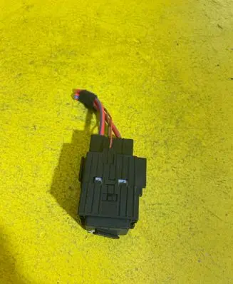 BMW 3 E92 E93 Charging relay 