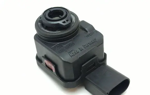 Mercedes-Benz E W211 Headlight level adjustment motor A0008201608