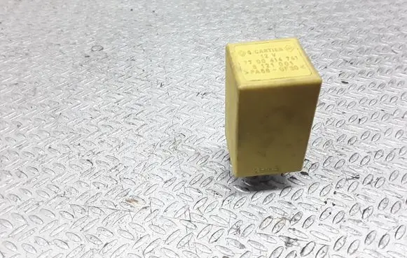 Renault Trafic II (X83) Other relay 7700414741
