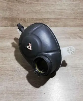 Mercedes-Benz C W205 Coolant expansion tank/reservoir A2055000049