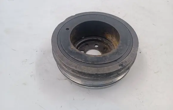 Audi A6 S6 C5 4B Crankshaft pulley 028105243D