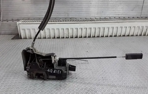 Opel Signum Front door lock 13157762