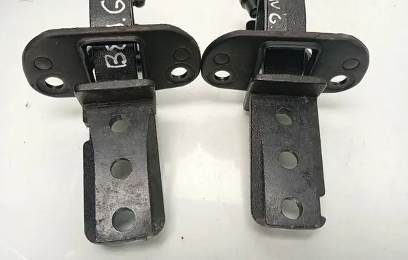 Volvo V70 Loading door hinge set 31218425