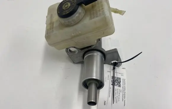 Audi A4 S4 B8 8K Master brake cylinder 8K0611021B