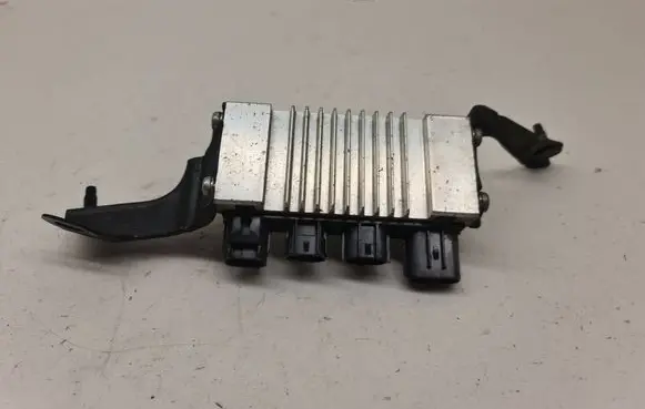 Glow plug pre-heat relay