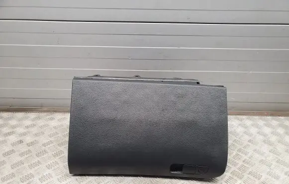 Dodge Challenger Glove box set 1QF13DX9AM 68265143AA