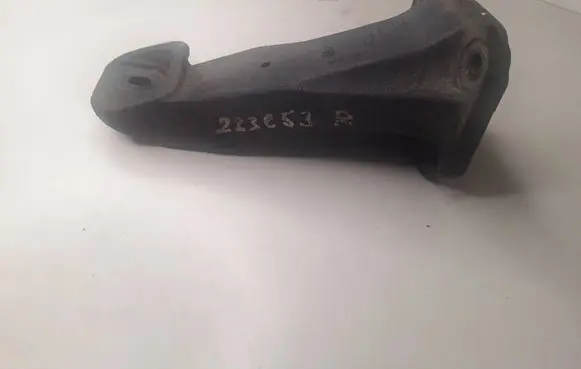 BMW X5 E53 Engine mounting bracket 6731564 D5140