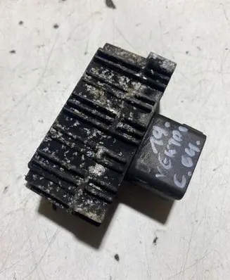 Glow plug pre-heat relay