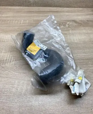 Renault Super R5 Engine coolant pipe/hose 7700751786