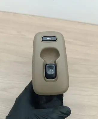 Volvo XC90 Electric window control switch 31334465