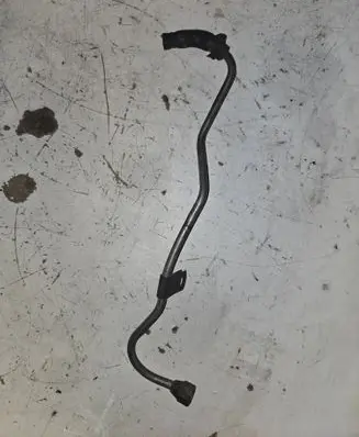 Nissan Terrano Fuel injector supply line/pipe 