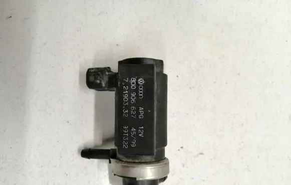 Volkswagen PASSAT B5.5 Turbo solenoid valve 8D0906627