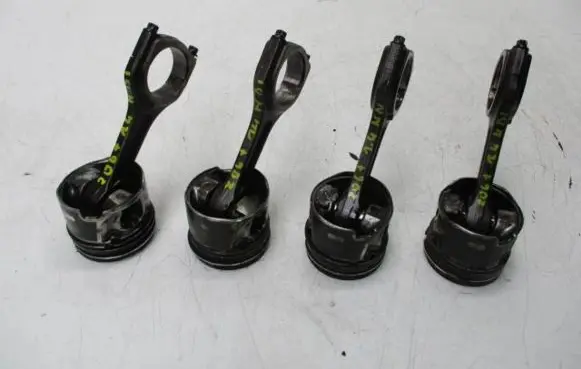 Peugeot 206 Piston with connecting rod