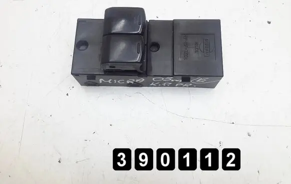 Nissan Micra C+C Electric window control switch