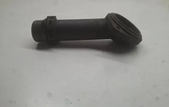 Volkswagen PASSAT B6 Engine coolant pipe/hose 06B121121