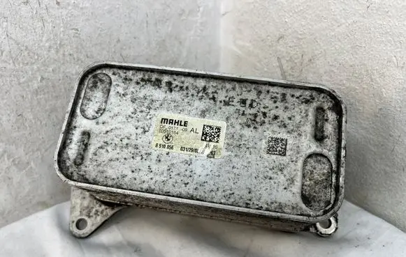 BMW 5 F10 F11 Engine oil radiator 8510856