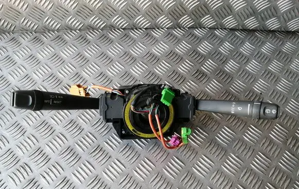 Volvo V70 Wiper turn signal indicator stalk/switch 8666599
