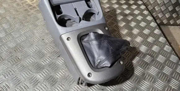 Toyota RAV 4 (XA20) Center console 5562042020
