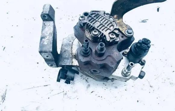 Citroen Xsara Picasso Fuel injection high pressure pump 9651844380 0445010089
