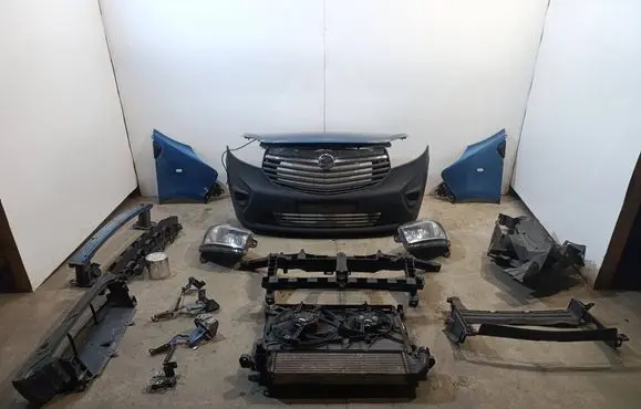 Opel Vivaro Front piece kit 