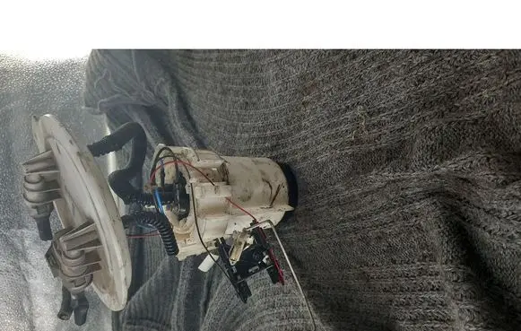 Opel Zafira B In-tank fuel pump 