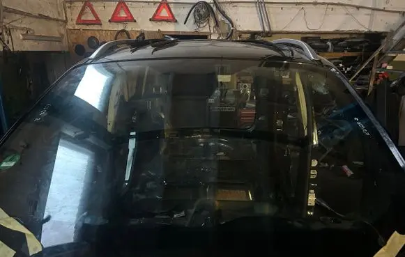 Ford Kuga II Front windscreen/windshield window 43R000056
