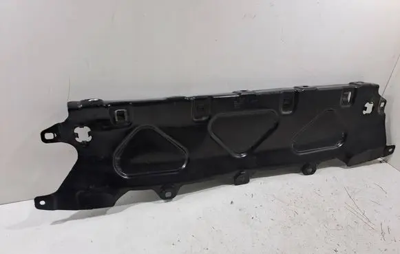 BMW X5 G05 Radiator trim 7421711 1374290051
