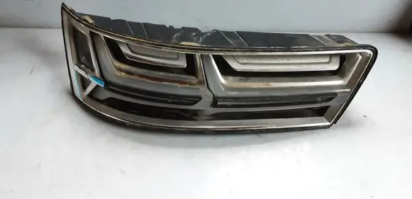 Audi Q7 4M Rear/tail lights 4M0945093L