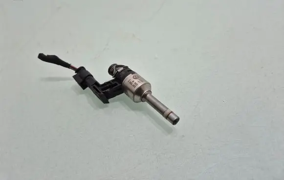 Seat Leon (1P) Fuel injector 03F906036B
