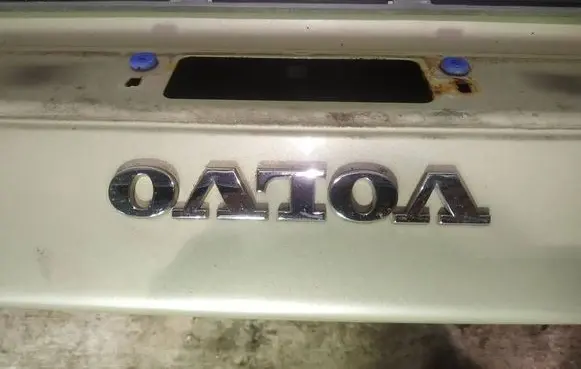 Volvo S40 Manufacturer badge logo/emblem 