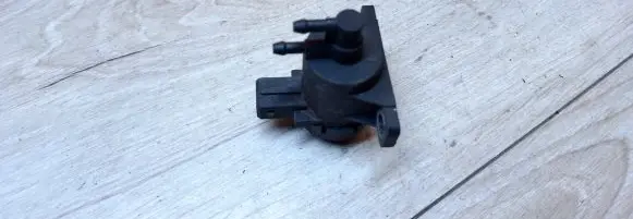 Renault Megane II Turbo solenoid valve 7700113071