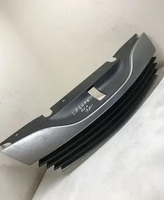 Renault Laguna II Front bumper upper radiator grill
