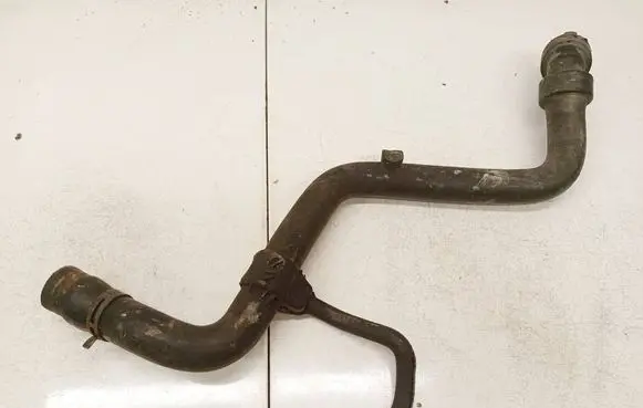 Audi A6 S6 C5 4B Engine coolant pipe/hose 4B0121101E