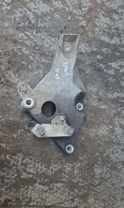 BMW 1 E81 E87 Engine mounting bracket 2211677504101 59280110