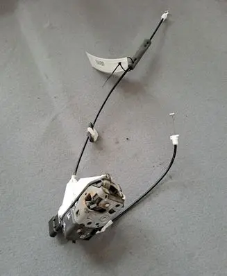 Peugeot 308 Front door lock