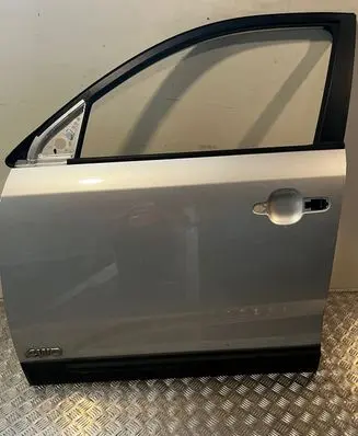KIA Sorento Front door