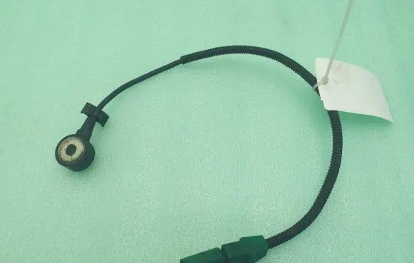 Audi TT TTS Mk2 Detonation knock sensor 06E905377A
