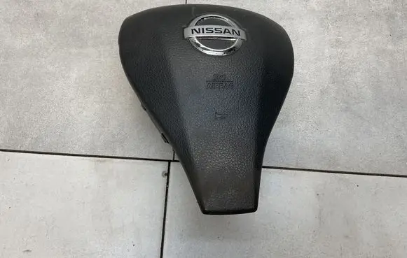 Nissan X-Trail T32 Steering wheel airbag 