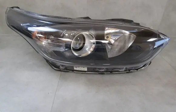 KIA Ceed Headlight/headlamp 92102J7051 RK05RH06 050520230103