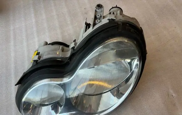 Mercedes-Benz C W203 Headlight/headlamp A2038203161 2038203161