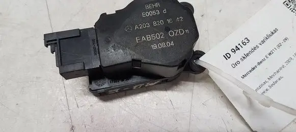 Mercedes-Benz E W211 Air flap motor/actuator A2038201642