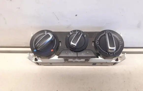 Audi A1 Climate control unit 8X0820045A W5221001 901514660000