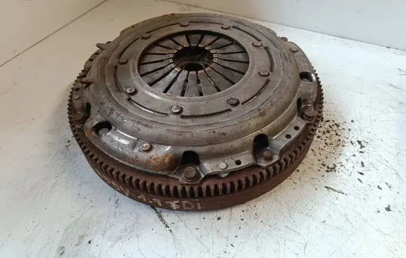 Volkswagen Caddy Clutch set kit 030105273D