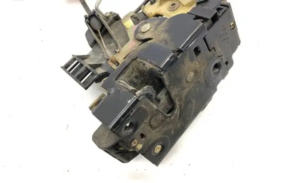 Volkswagen Golf IV Front door lock
