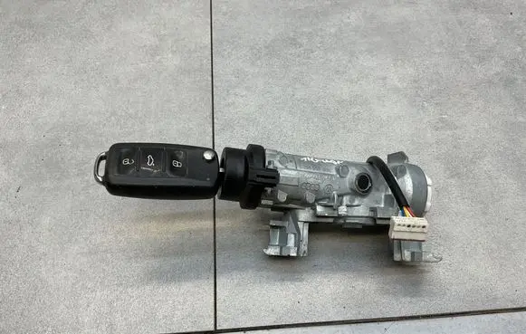 Volkswagen Tiguan Ignition lock 1K0905851B 5K0905865