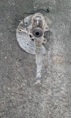Mercedes-Benz R W251 Front wheel hub 02080844