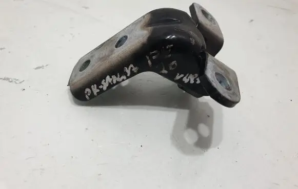 Hyundai Santa Fe Front door upper hinge
