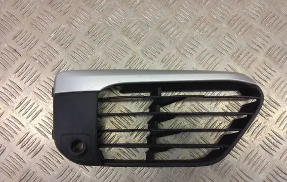 BMW X1 F48 F49 Front fog light trim/grill 7354778