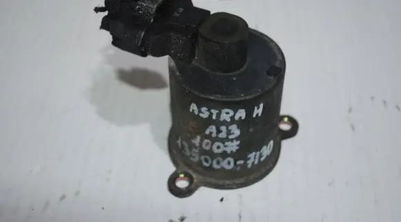 Opel Astra H EGR valve HU1350007130