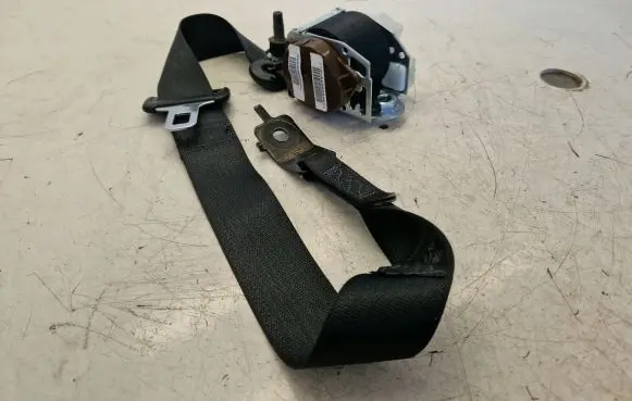 Jeep Grand Cherokee Rear seatbelt 5ME40DX9AA